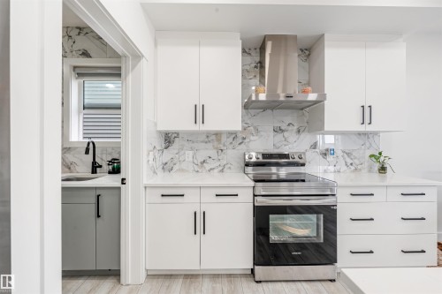 2629 15A Avenue, Edmonton, AB - Indoor Photo Showing Kitchen