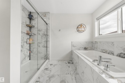 2629 15A Avenue, Edmonton, AB - Indoor Photo Showing Bathroom