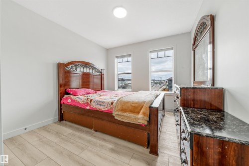 2629 15A Avenue, Edmonton, AB - Indoor Photo Showing Bedroom