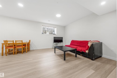 2629 15A Avenue, Edmonton, AB - Indoor