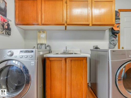 7 Haven, Devon, AB - Indoor Photo Showing Laundry Room