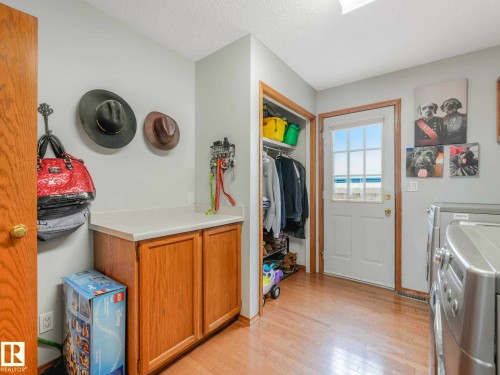 7 Haven, Devon, AB - Indoor Photo Showing Laundry Room