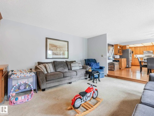 7 Haven, Devon, AB - Indoor Photo Showing Living Room
