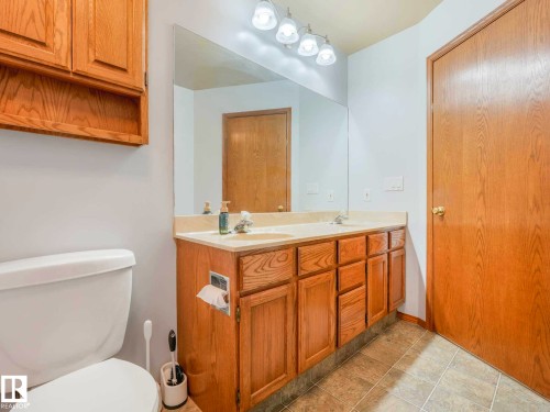 7 Haven, Devon, AB - Indoor Photo Showing Bathroom
