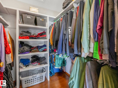 7 Haven, Devon, AB - Indoor With Storage