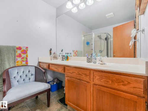 7 Haven, Devon, AB - Indoor Photo Showing Bathroom