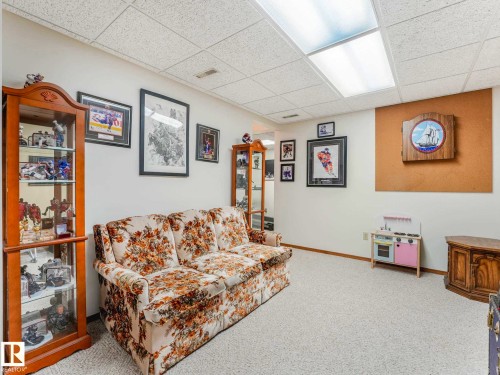 7 Haven, Devon, AB - Indoor