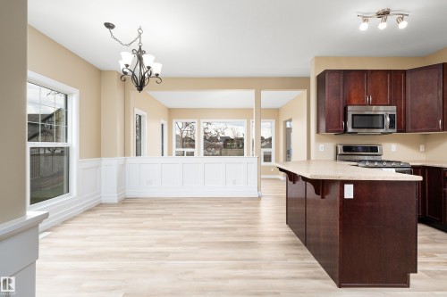 3420 Cutler Crescent, Edmonton, AB - Indoor Photo Showing Kitchen