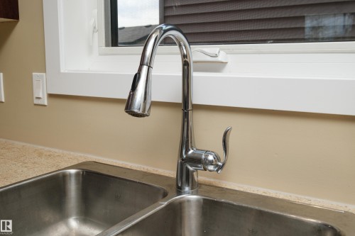 3420 Cutler Crescent, Edmonton, AB - Indoor Photo Showing Kitchen With Double Sink