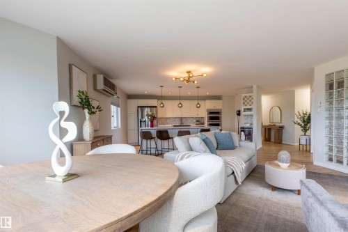 303 20 Grange Drive, St. Albert, AB - Indoor Photo Showing Living Room