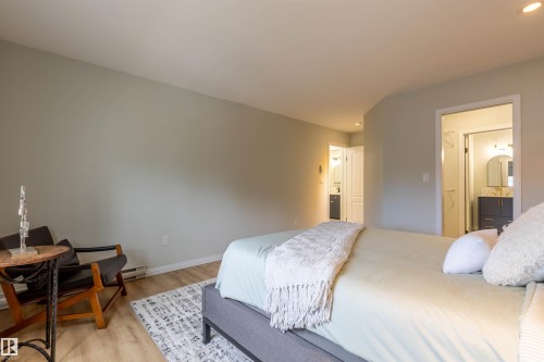 303 20 Grange Drive, St. Albert, AB - Indoor Photo Showing Bedroom