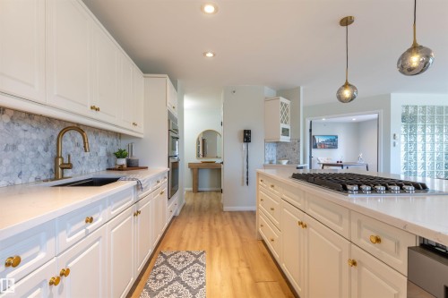 303 20 Grange Drive, St. Albert, AB - Indoor Photo Showing Kitchen