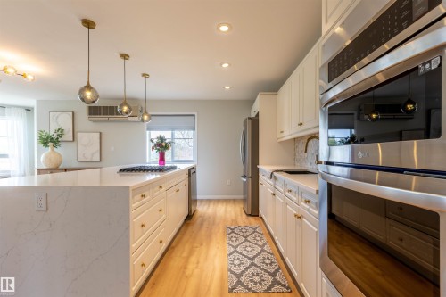 303 20 Grange Drive, St. Albert, AB - Indoor Photo Showing Kitchen With Upgraded Kitchen