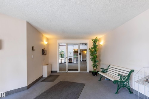 303 20 Grange Drive, St. Albert, AB - Indoor Photo Showing Other Room