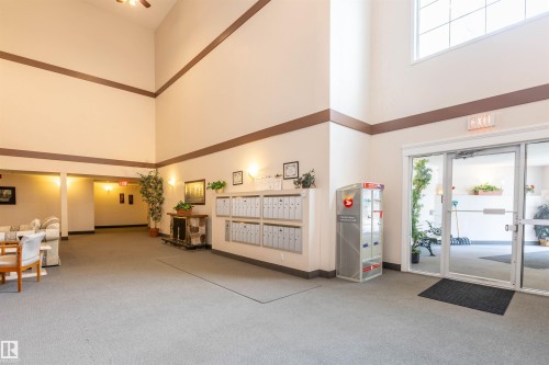303 20 Grange Drive, St. Albert, AB - Indoor Photo Showing Other Room