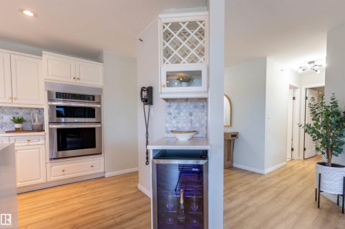 303 20 Grange Drive, St. Albert, AB - Indoor Photo Showing Kitchen