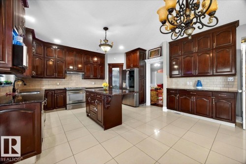 17419 110 Street, Edmonton, AB - Indoor Photo Showing Kitchen
