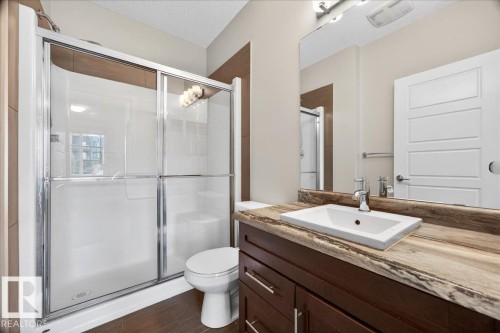 205 507 Albany Way, Edmonton, AB - Indoor Photo Showing Bathroom