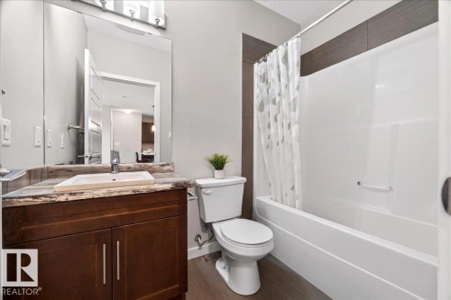 205 507 Albany Way, Edmonton, AB - Indoor Photo Showing Bathroom