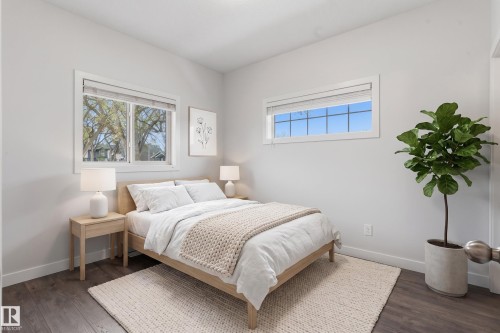 9302 120 Avenue, Edmonton, AB - Indoor Photo Showing Bedroom