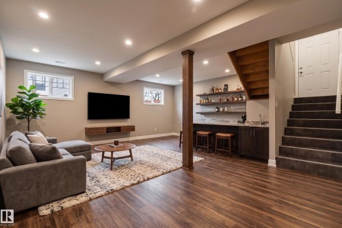 9302 120 Avenue, Edmonton, AB - Indoor