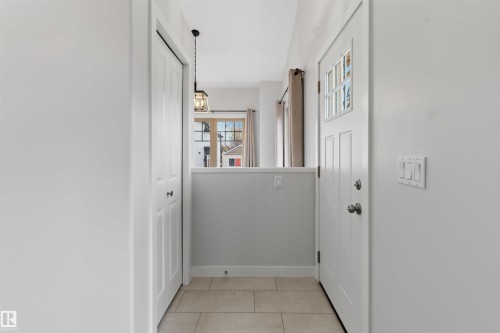 9302 120 Avenue, Edmonton, AB - Indoor Photo Showing Other Room