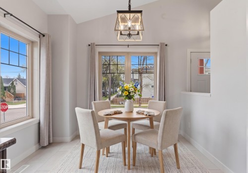 9302 120 Avenue, Edmonton, AB - Indoor Photo Showing Dining Room