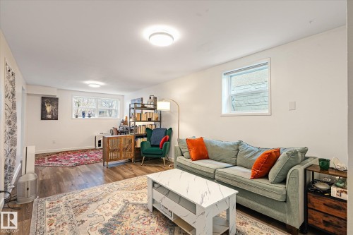 10651 66 Avenue, Edmonton, AB - Indoor Photo Showing Living Room