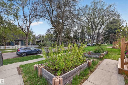 10651 66 Avenue, Edmonton, AB - Outdoor