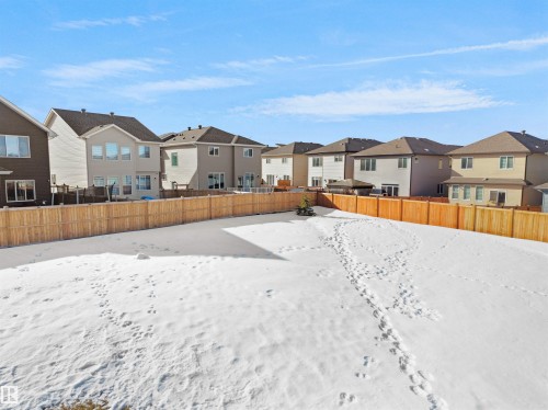 Expansive fenced yard offering privacy and ample space for outdoor activities - 1208 25 St Nw, Edmonton, AB - Outdoor