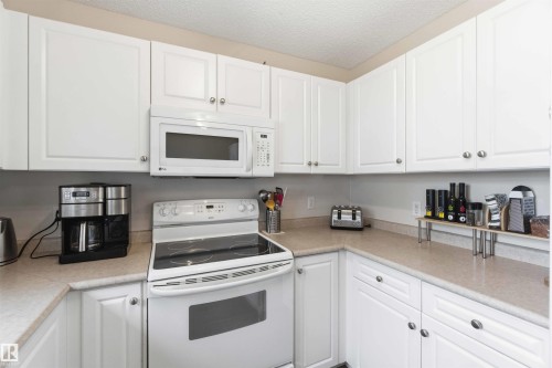 15044 132 Street, Edmonton, AB - Indoor Photo Showing Kitchen