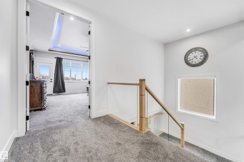 304 33 Avenue, Edmonton, AB - Indoor Photo Showing Other Room