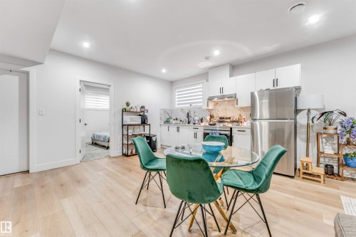 304 33 Avenue, Edmonton, AB - Indoor