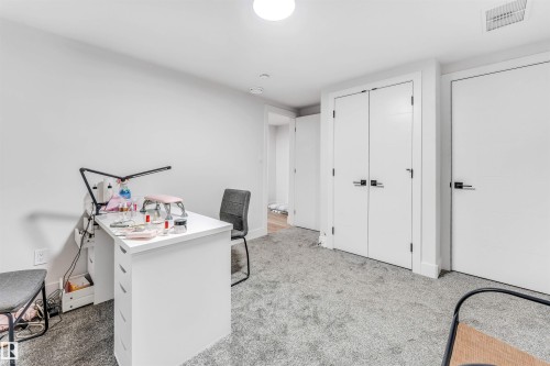 304 33 Avenue, Edmonton, AB - Indoor