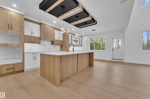 638 Astoria Way, Devon, AB - Indoor Photo Showing Kitchen