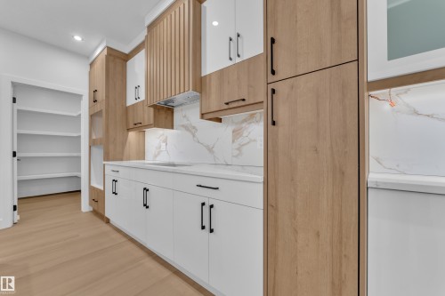 638 Astoria Way, Devon, AB - Indoor