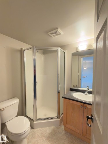 428 13111 140 Avenue, Edmonton, AB - Indoor Photo Showing Bathroom
