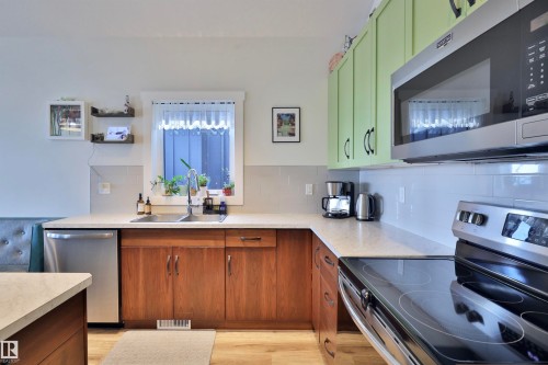 45 Poplar Bay, Rural Wetaskiwin County, AB - Indoor Photo Showing Kitchen