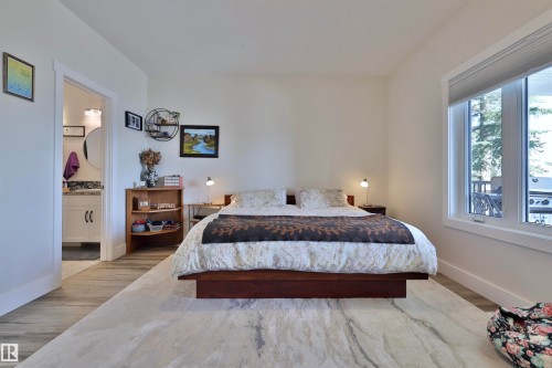 45 Poplar Bay, Rural Wetaskiwin County, AB - Indoor Photo Showing Bedroom