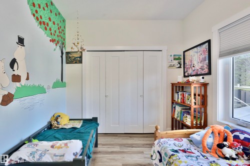 45 Poplar Bay, Rural Wetaskiwin County, AB - Indoor Photo Showing Bedroom