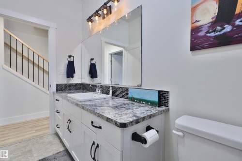45 Poplar Bay, Rural Wetaskiwin County, AB - Indoor Photo Showing Bathroom