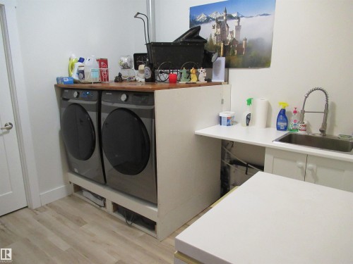 45 Poplar Bay, Rural Wetaskiwin County, AB - Indoor Photo Showing Laundry Room