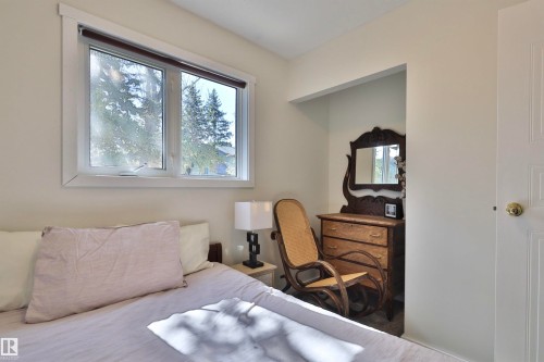 45 Poplar Bay, Rural Wetaskiwin County, AB - Indoor Photo Showing Bedroom