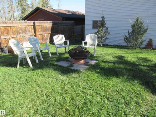Firepit - 45 Poplar Bay, Rural Wetaskiwin County, AB - Outdoor