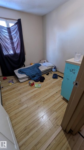 4 Amberly Crest, Edmonton, AB - Indoor Photo Showing Bedroom