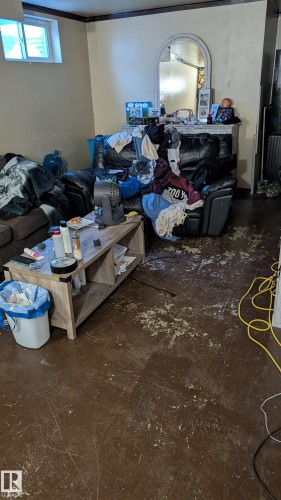 4 Amberly Crest, Edmonton, AB - Indoor