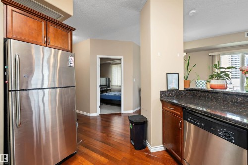 904 9707 106 Street, Edmonton, AB - Indoor Photo Showing Kitchen