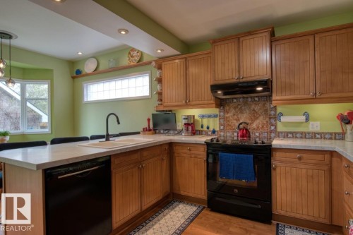 14014 106 Avenue, Edmonton, AB - Indoor Photo Showing Kitchen