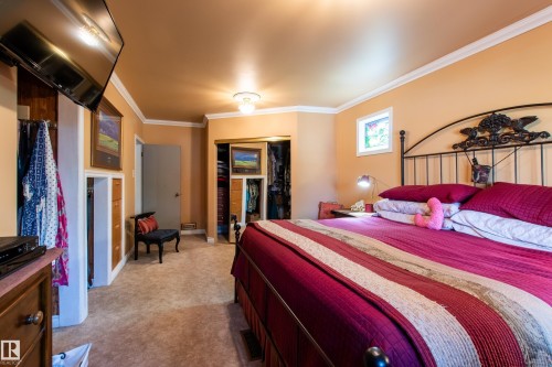 14014 106 Avenue, Edmonton, AB - Indoor Photo Showing Bedroom