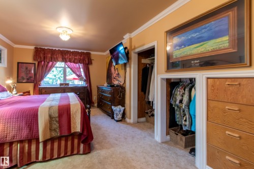 14014 106 Avenue, Edmonton, AB - Indoor Photo Showing Bedroom